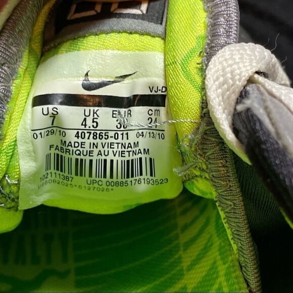 Nike Air Max Trainer One Athletic Shoes - Picture 6 of 6